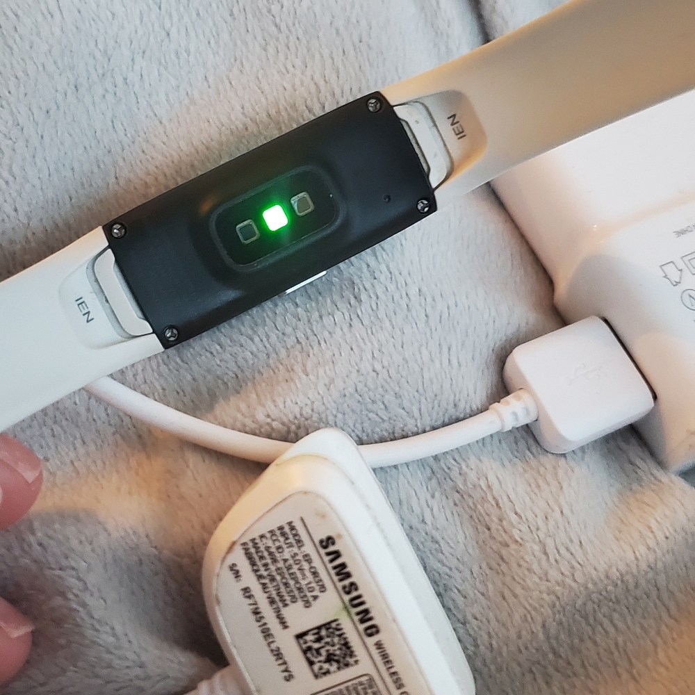 Samsung Fit Watch - Picture 2 of 3